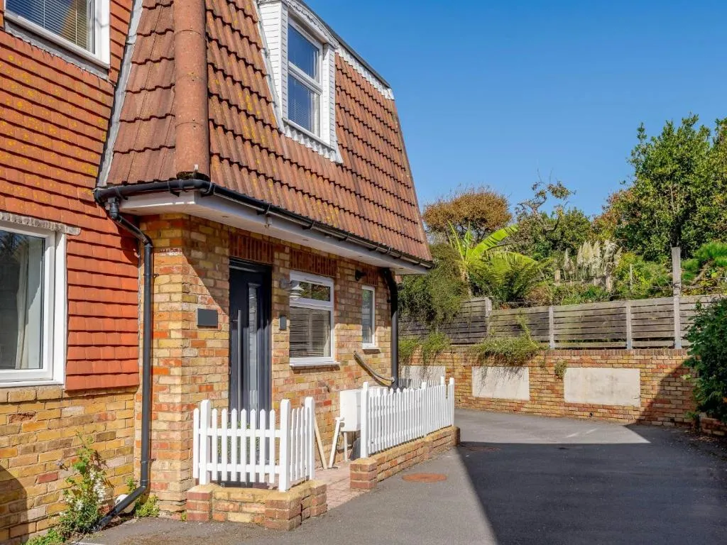 Image of 1 Bed in Milford on Sea 79332