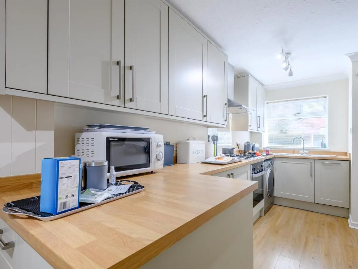 Image 3 of 1 Bed in Milford on Sea 79332