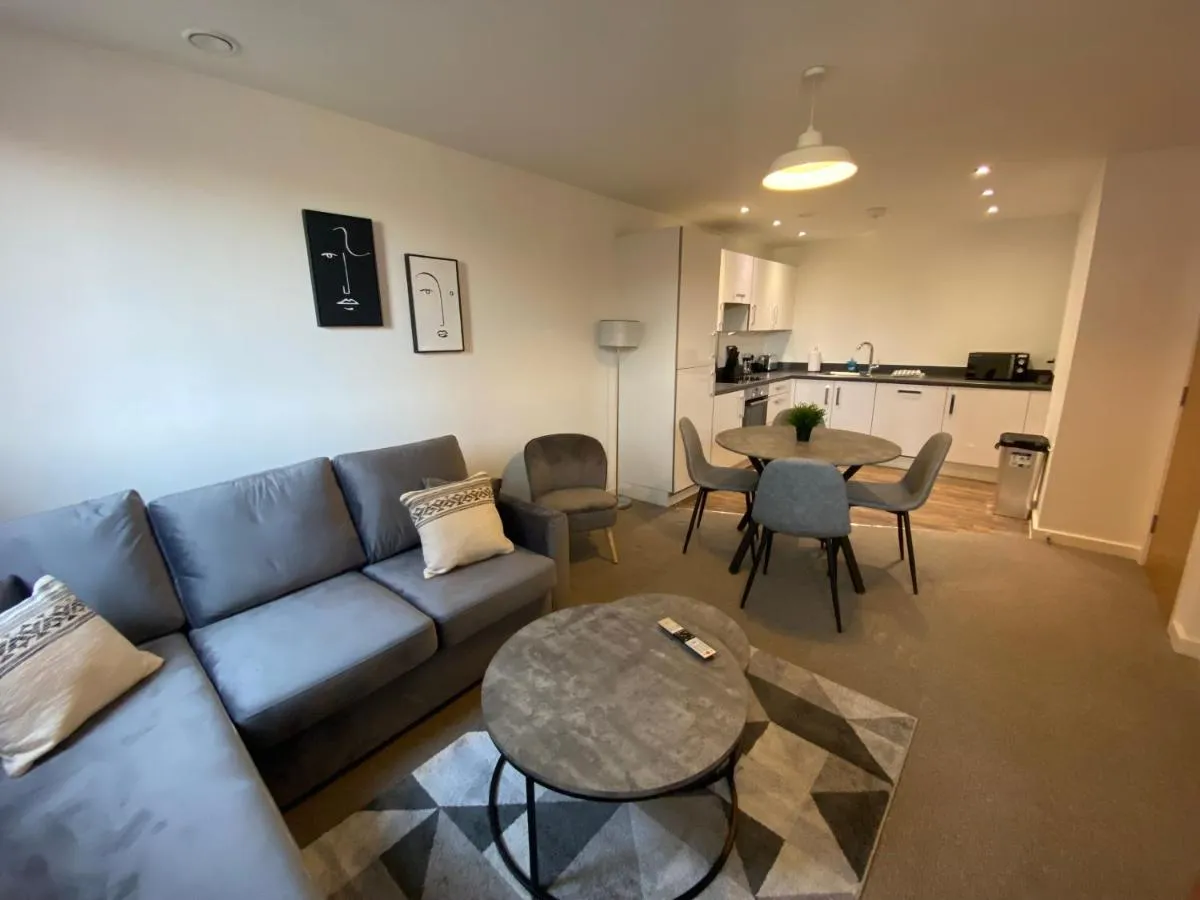 Image 3 of 2 Bedroom, 2 Bathroom Modern Apartment close to Ocean Village, Free parking, Single or Double beds