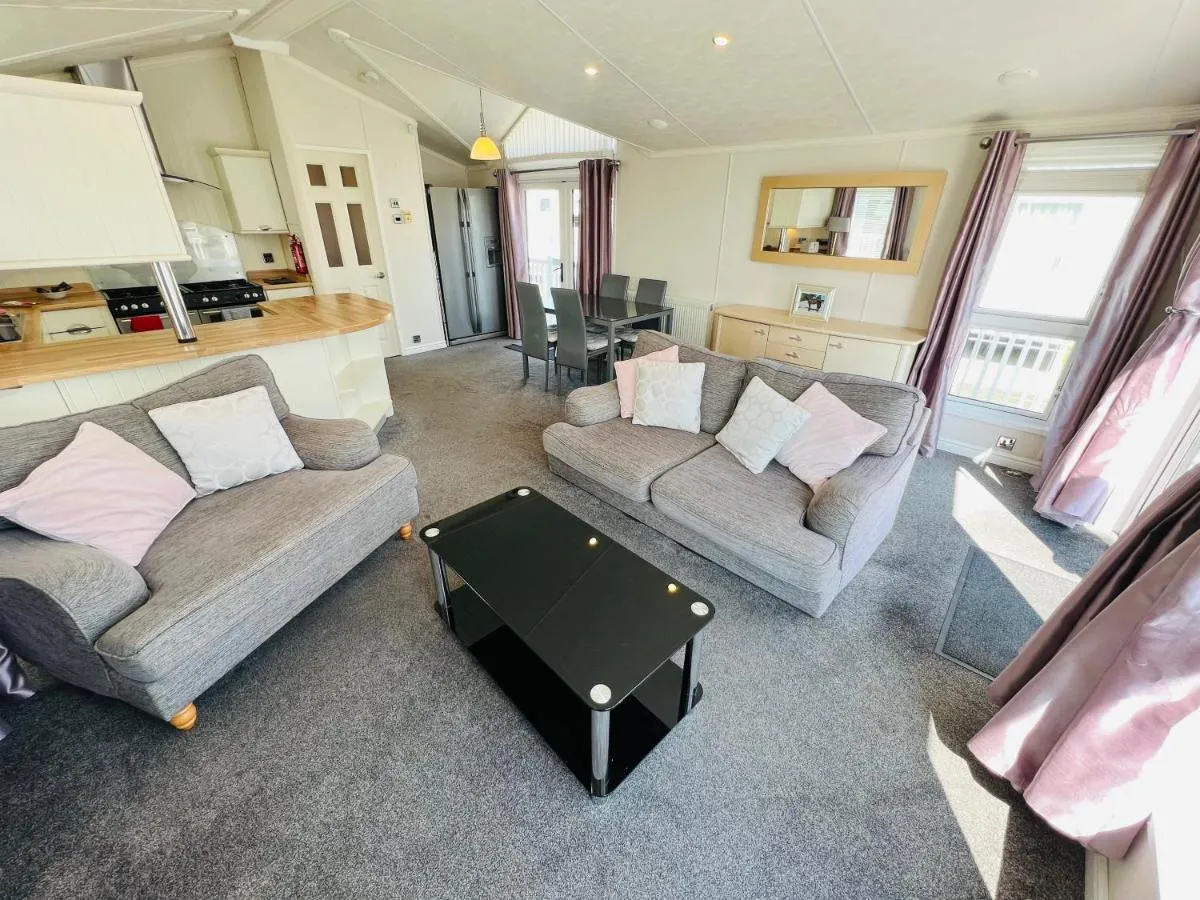 Image 4 of 2 Bedroom Lodge TH35, Nodes Point, St Helens, Isle of Wight
