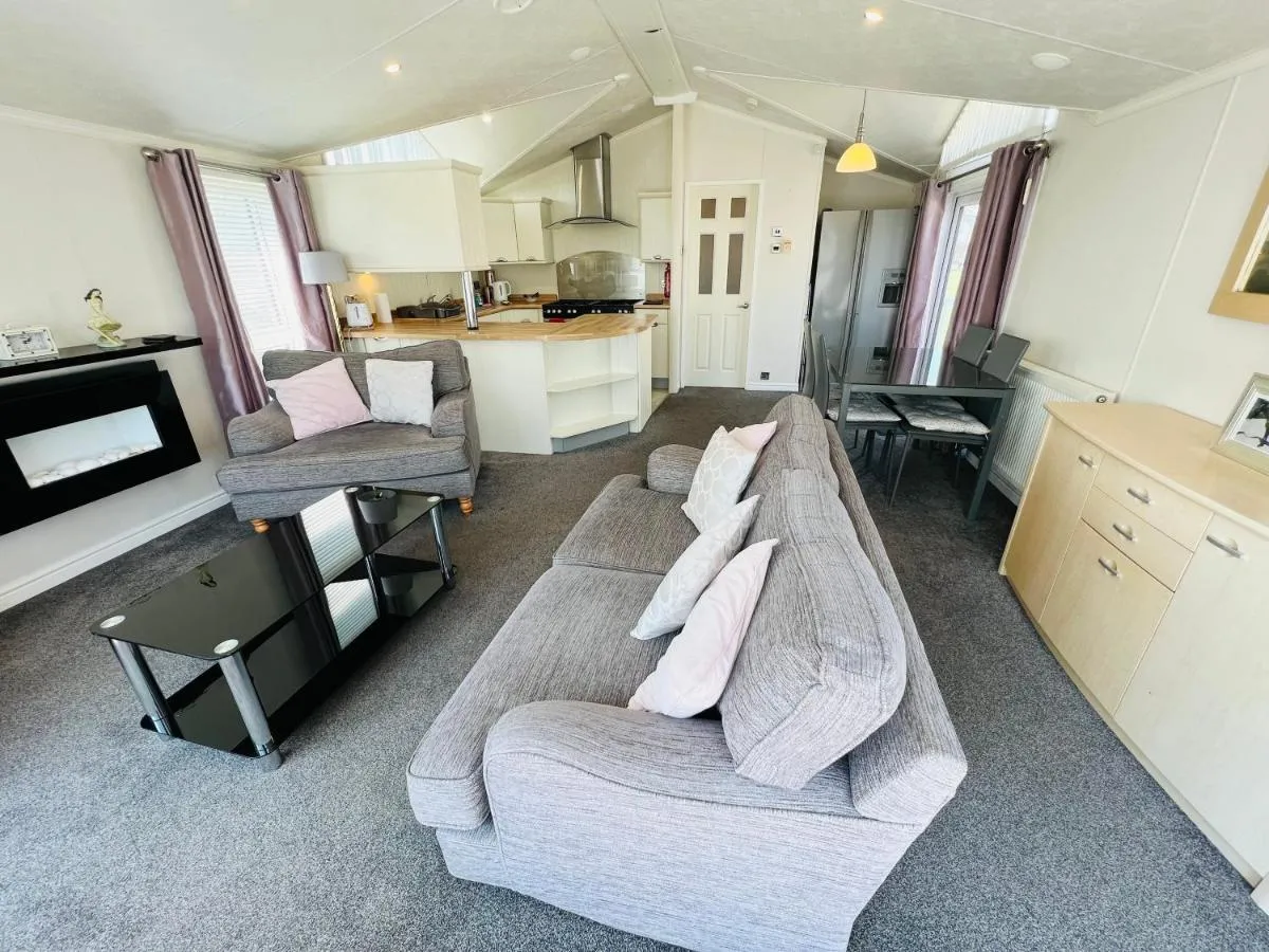 Image 3 of 2 Bedroom Lodge TH35, Nodes Point, St Helens, Isle of Wight