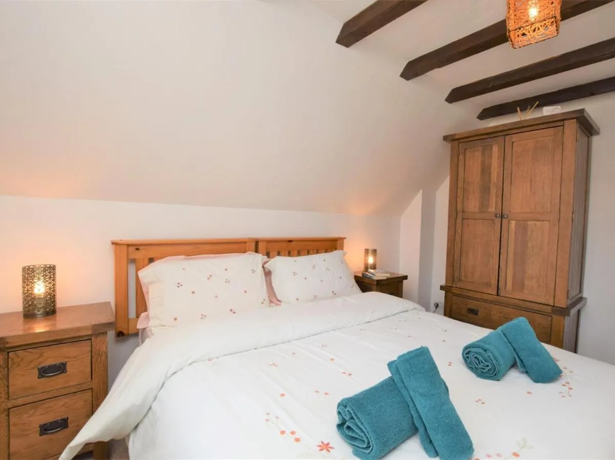 Image 6 of 2 bed property in Shanklin Isle of Wight IC059