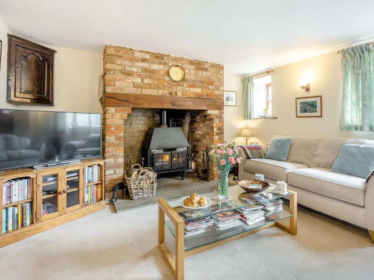 Image 4 of 3 bed in Carisbrooke IC037