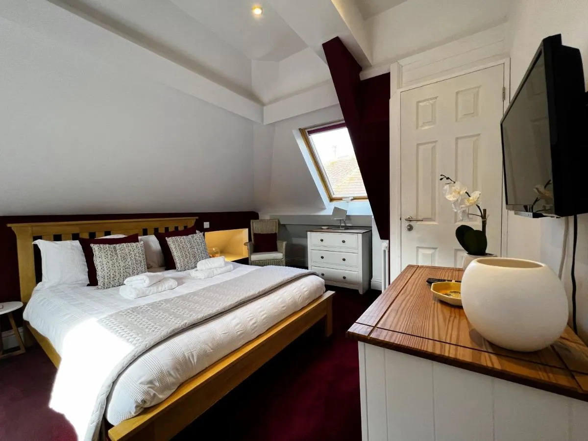 Image 5 of 6 Shanklin Manor