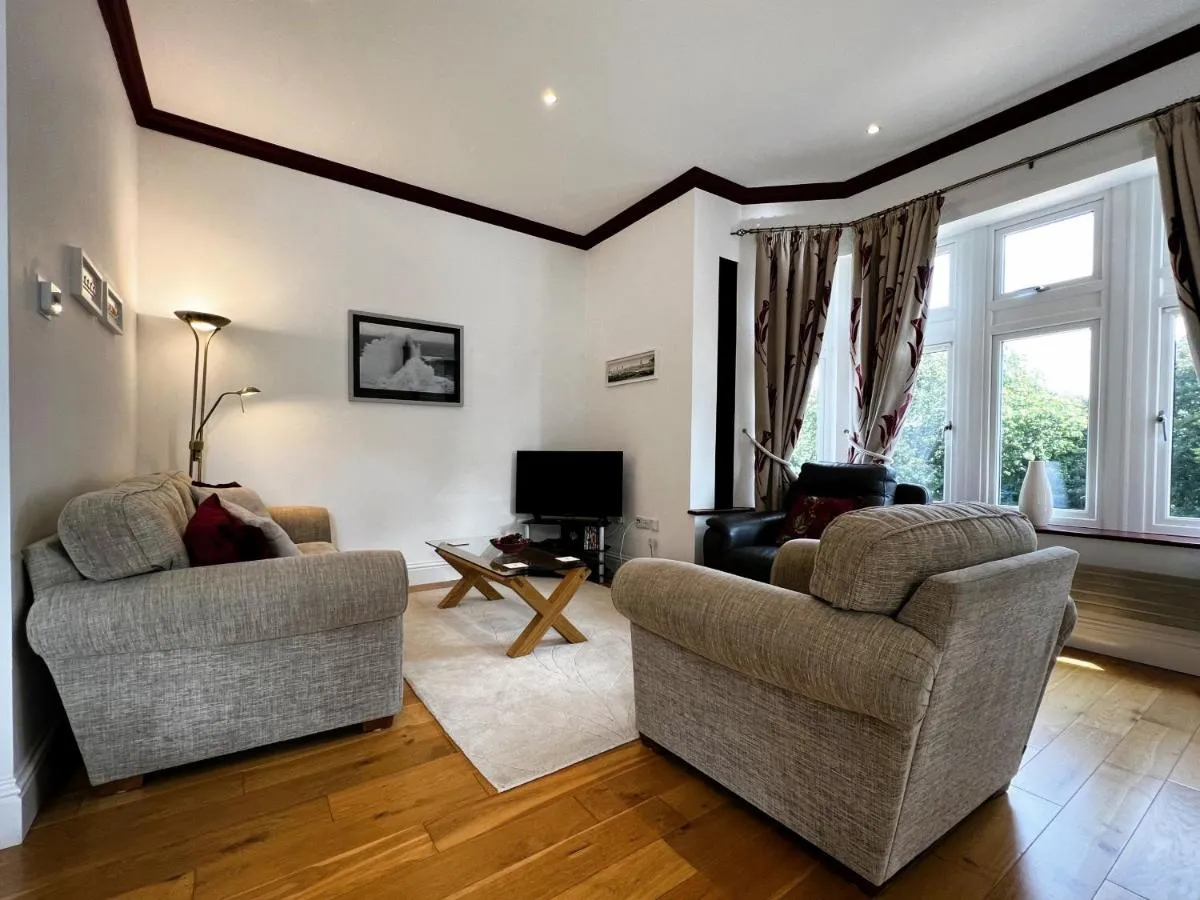 Image 4 of 6 Shanklin Manor