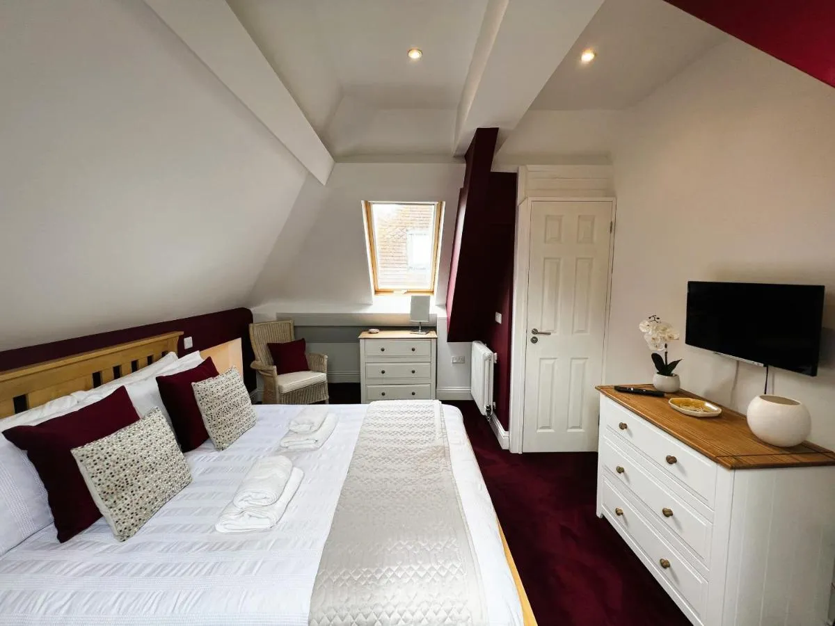 Image 2 of 6 Shanklin Manor