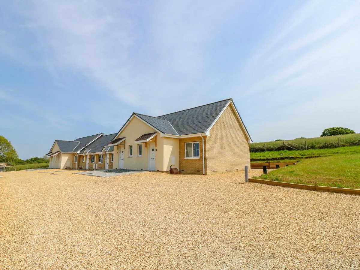 Image 4 of 6 Yarmouth Cottages