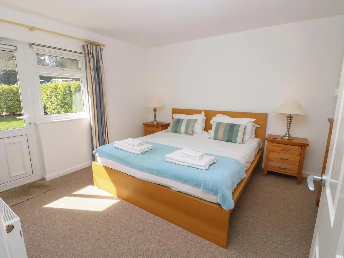 Image 1 of 8 Munday Cottages