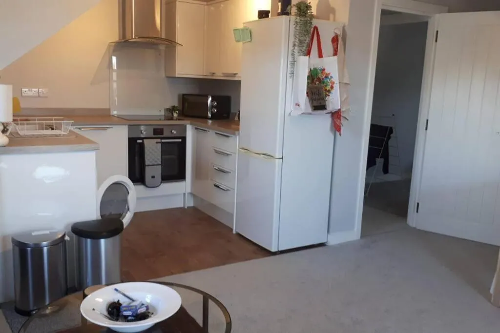 Image 3 of Airy, bright, newly built, 2 bed flat near beach