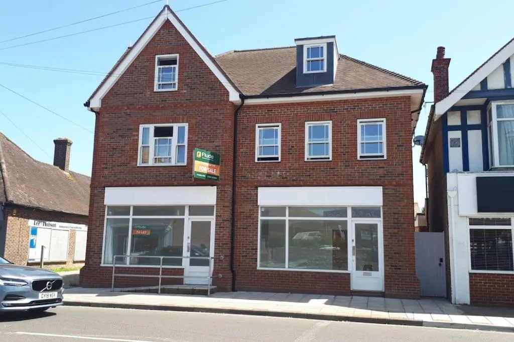 Image 5 of Airy, bright, newly built, 2 bed flat near beach