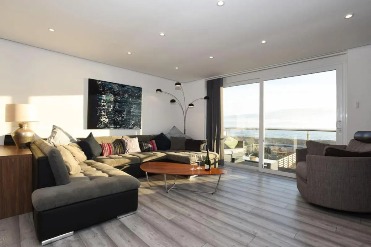 Image 4 of Amazing view High end beachfront 3BR 5beds 7 guest