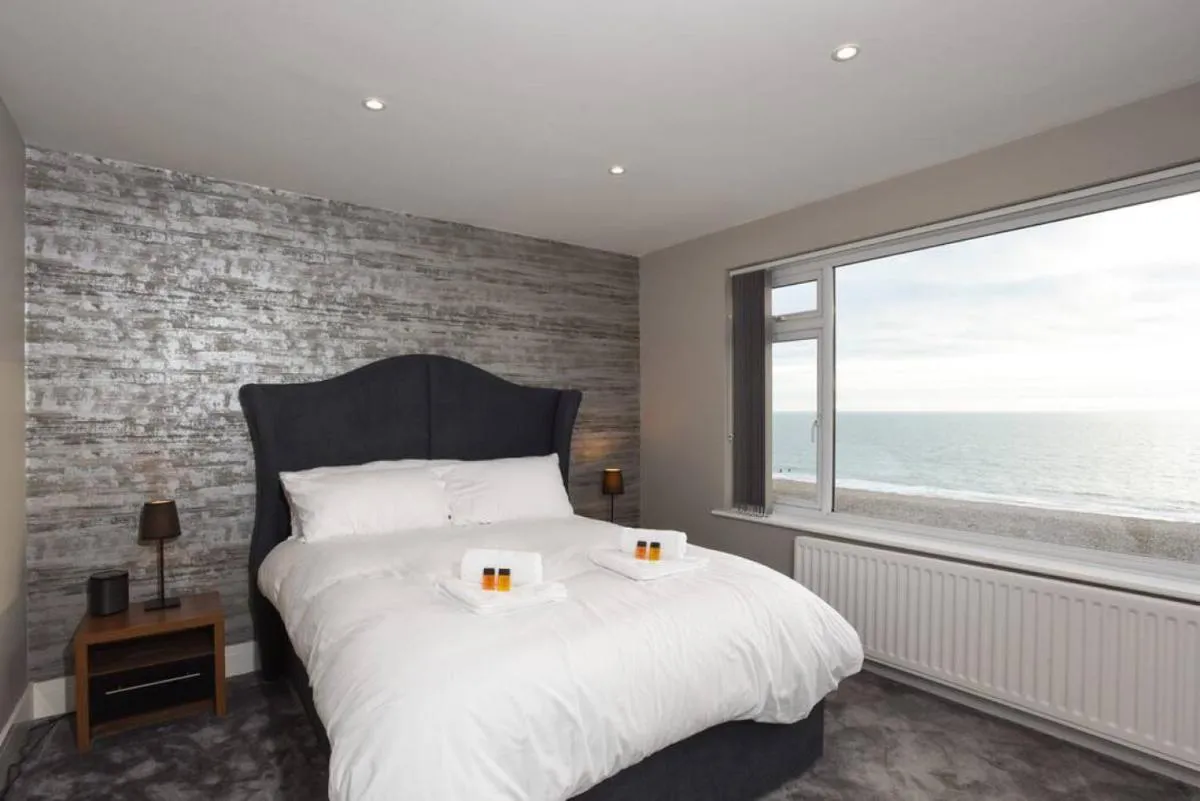 Image 1 of Amazing view High end beachfront 3BR 5beds 7 guest