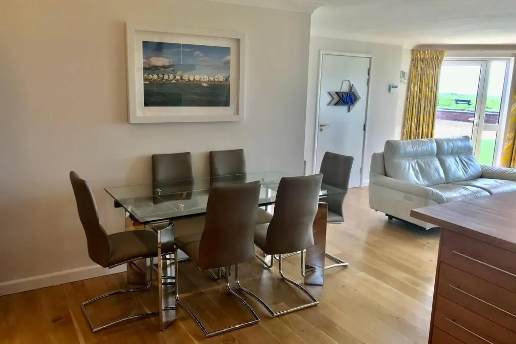 Image 3 of Barton on Sea self contained, stunning sea views