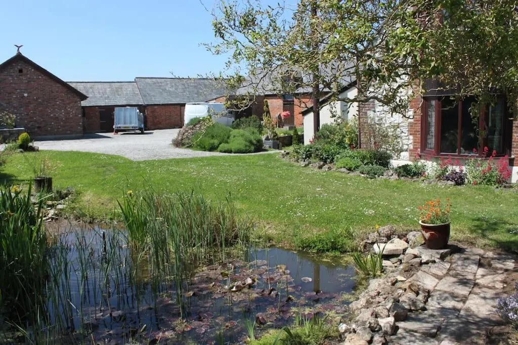 Image 4 of Beautiful Barn Conversion, 3 Bed, hot tub, sauna, gym, enclosed garden