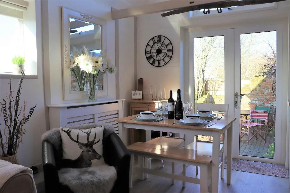 Image of Beautiful Barn Conversion, 3 Bed, hot tub, sauna, gym, enclosed garden