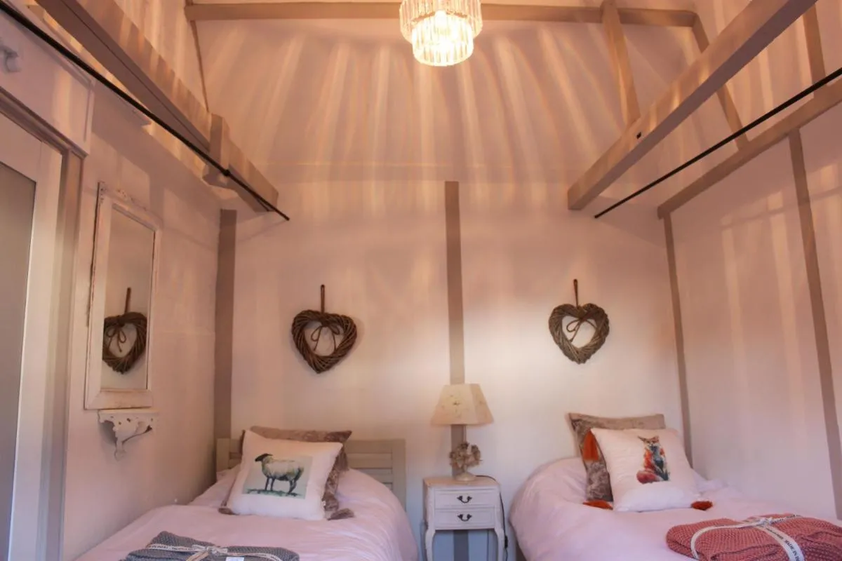 Image 1 of Beautiful Barn Conversion, 3 Bed, hot tub, sauna, gym, enclosed garden
