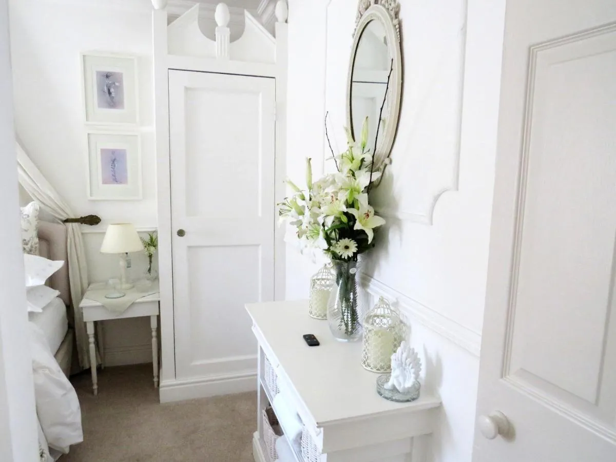 Image 2 of Beautiful Lymington New Forest Getaway