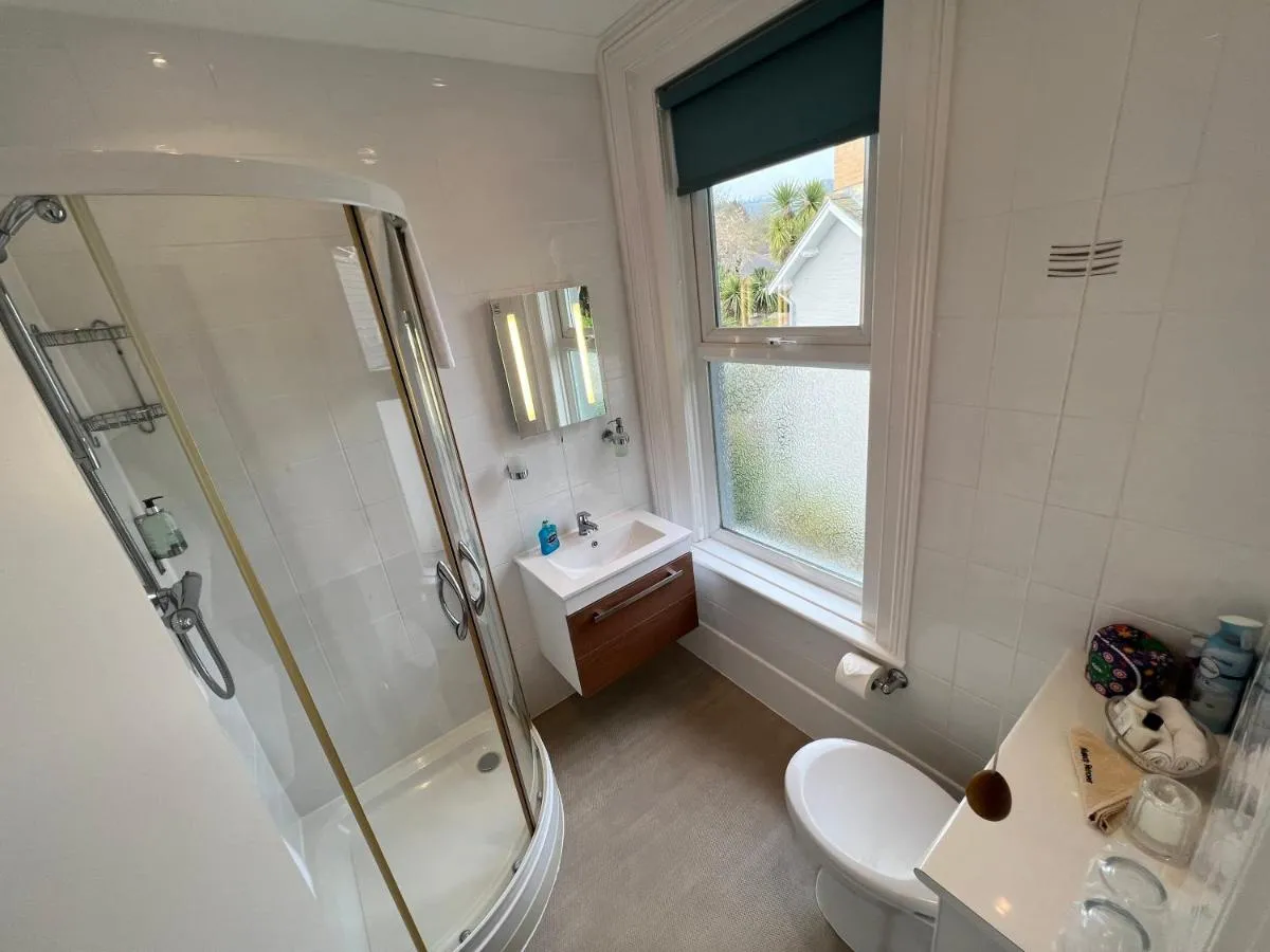 Image 2 of Birkdale Guest House