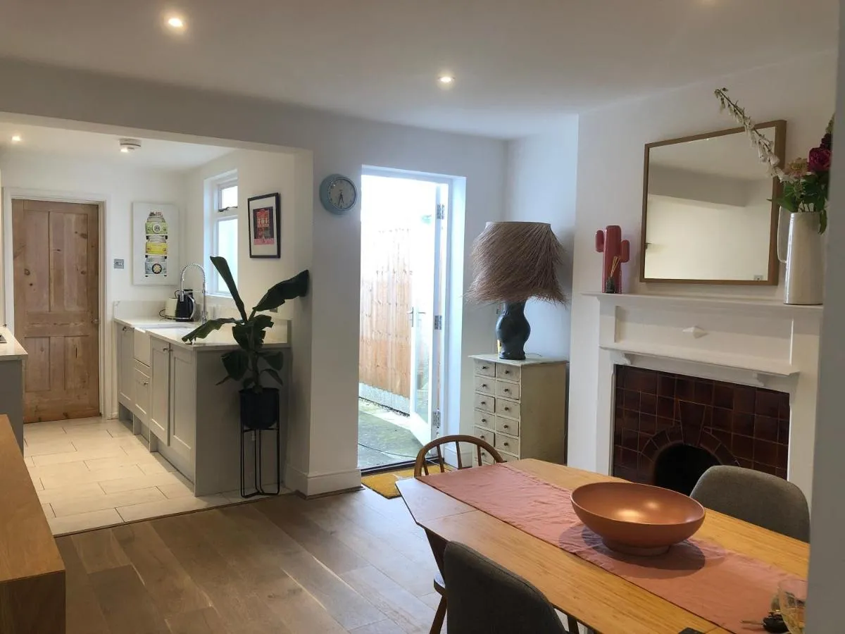 Image 3 of Boutique City Centre Home