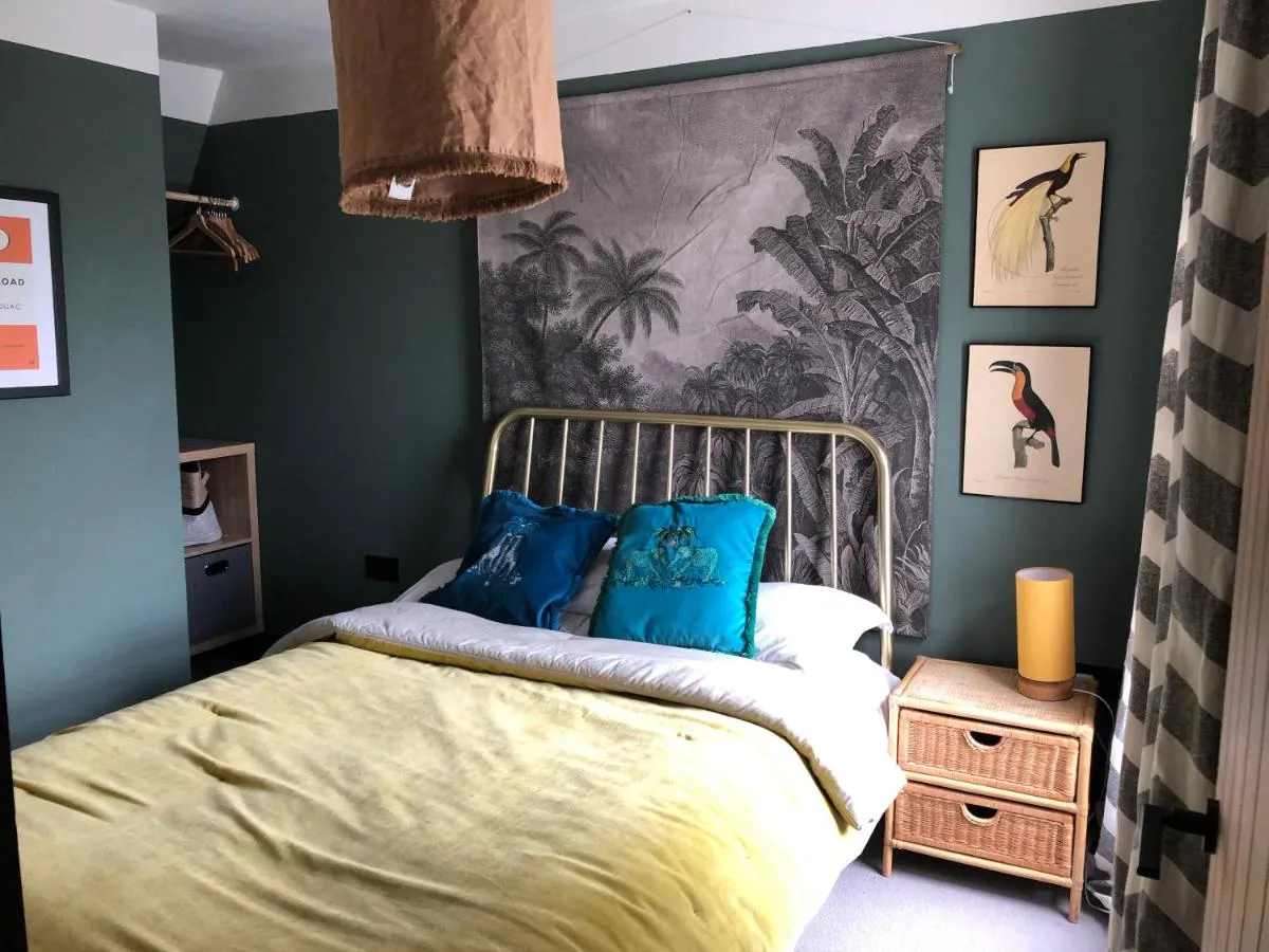 Image 1 of Boutique home near Chichester centre