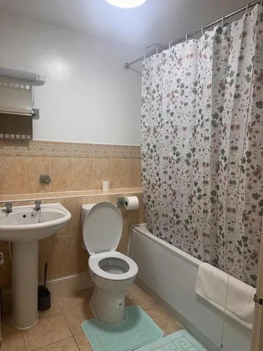 Image 2 of Centrally Located Cozy Apartment in Southampton