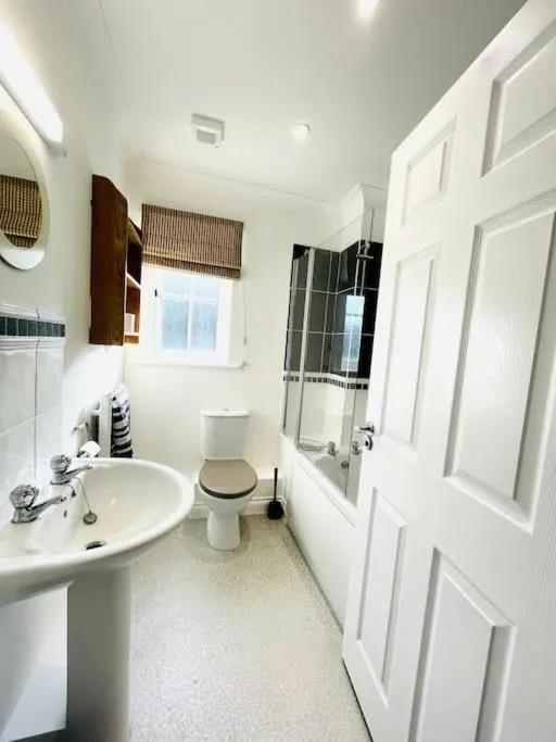 Image 3 of Centrally located “Spring Cottage” Perfect Ventnor Holiday Home