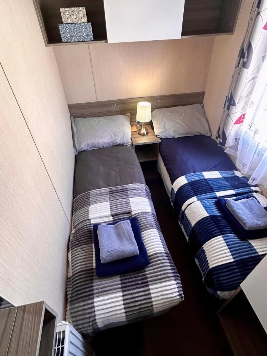 Image 4 of Charming Chamber with spacious relaxing area