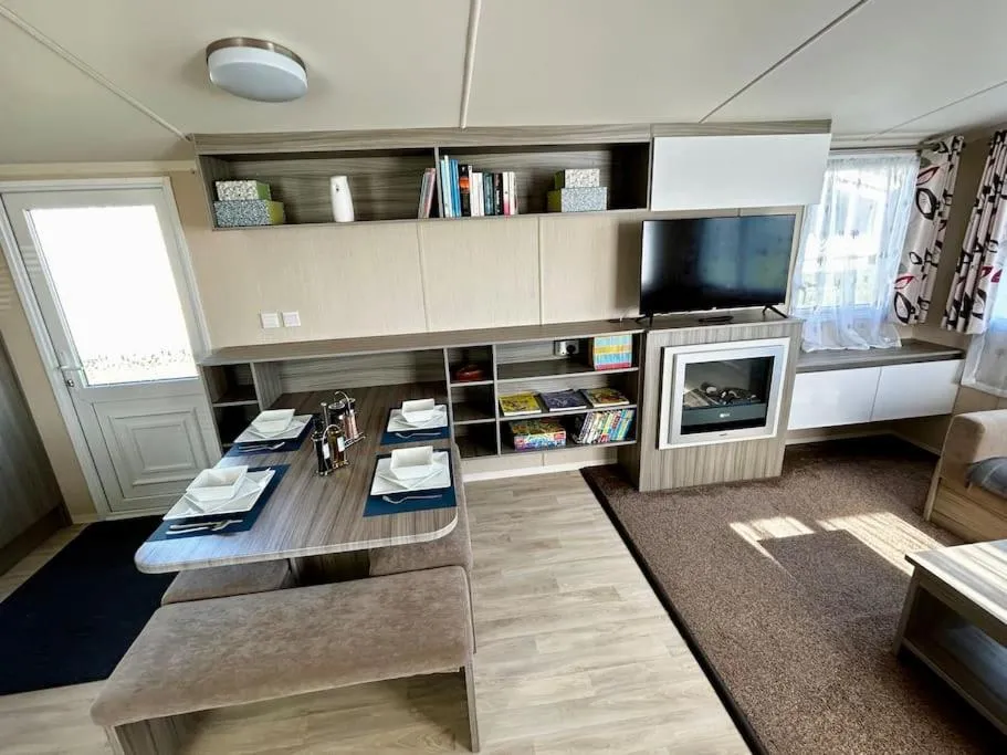 Image 1 of Charming Chamber with spacious relaxing area