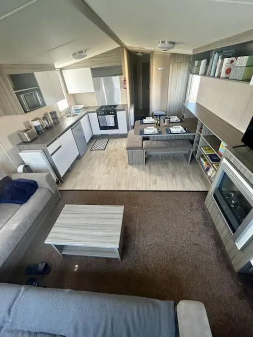 Image 6 of Charming Chamber with spacious relaxing area