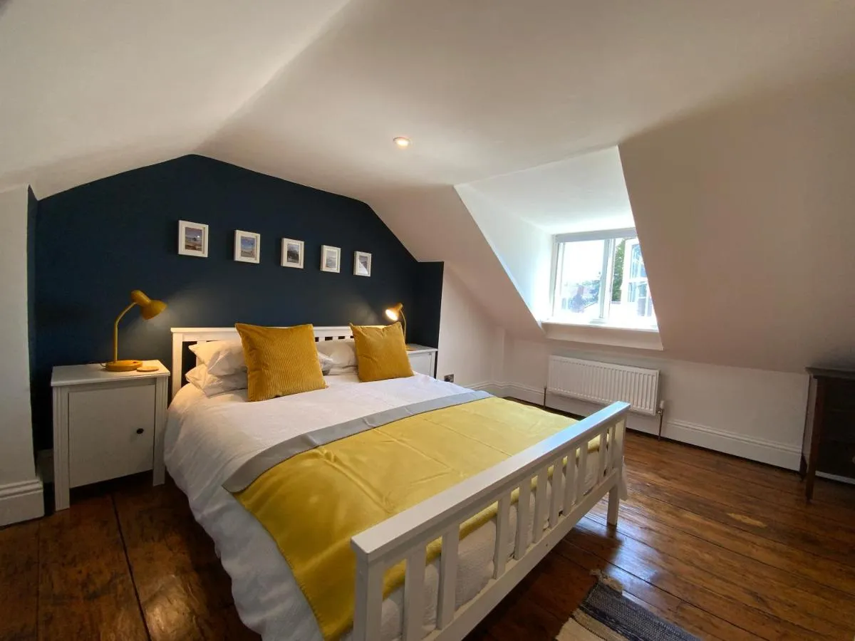 Image 6 of Charming Cottage mins from Chichester City Centre