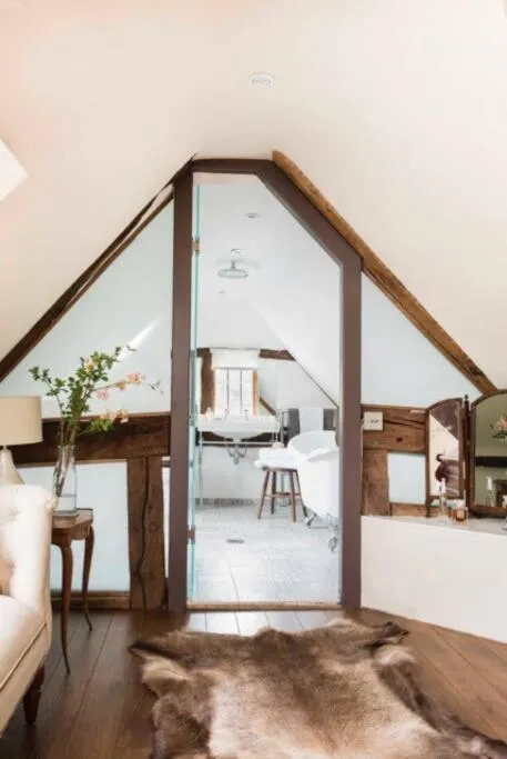 Image 6 of Chestnut Cottage, New Forest, Beaulieu Village