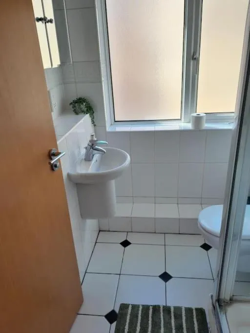 Image 3 of City Centre Apartment with Parking