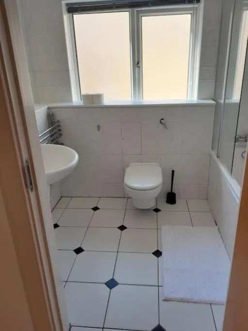 Image 6 of City Centre Apartment with Parking