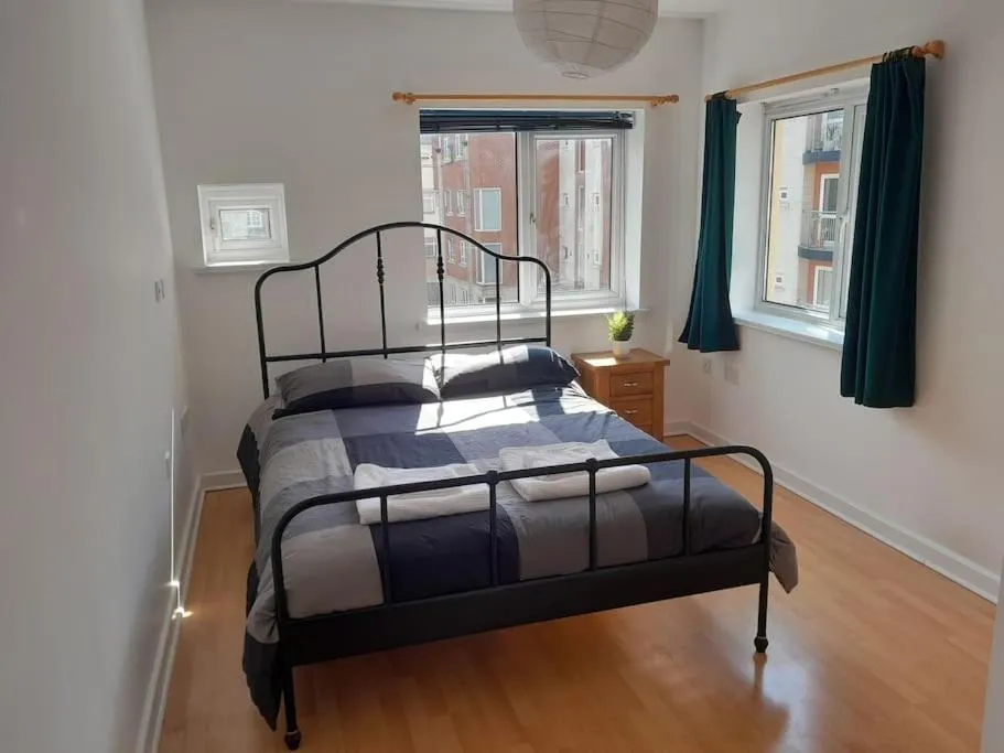 Image 1 of City Centre Apartment with Parking