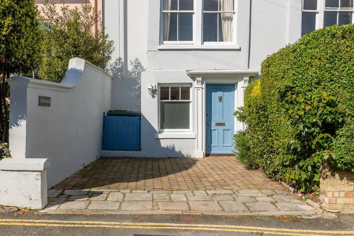 Image 4 of Cliffhanger 18 Castle Road