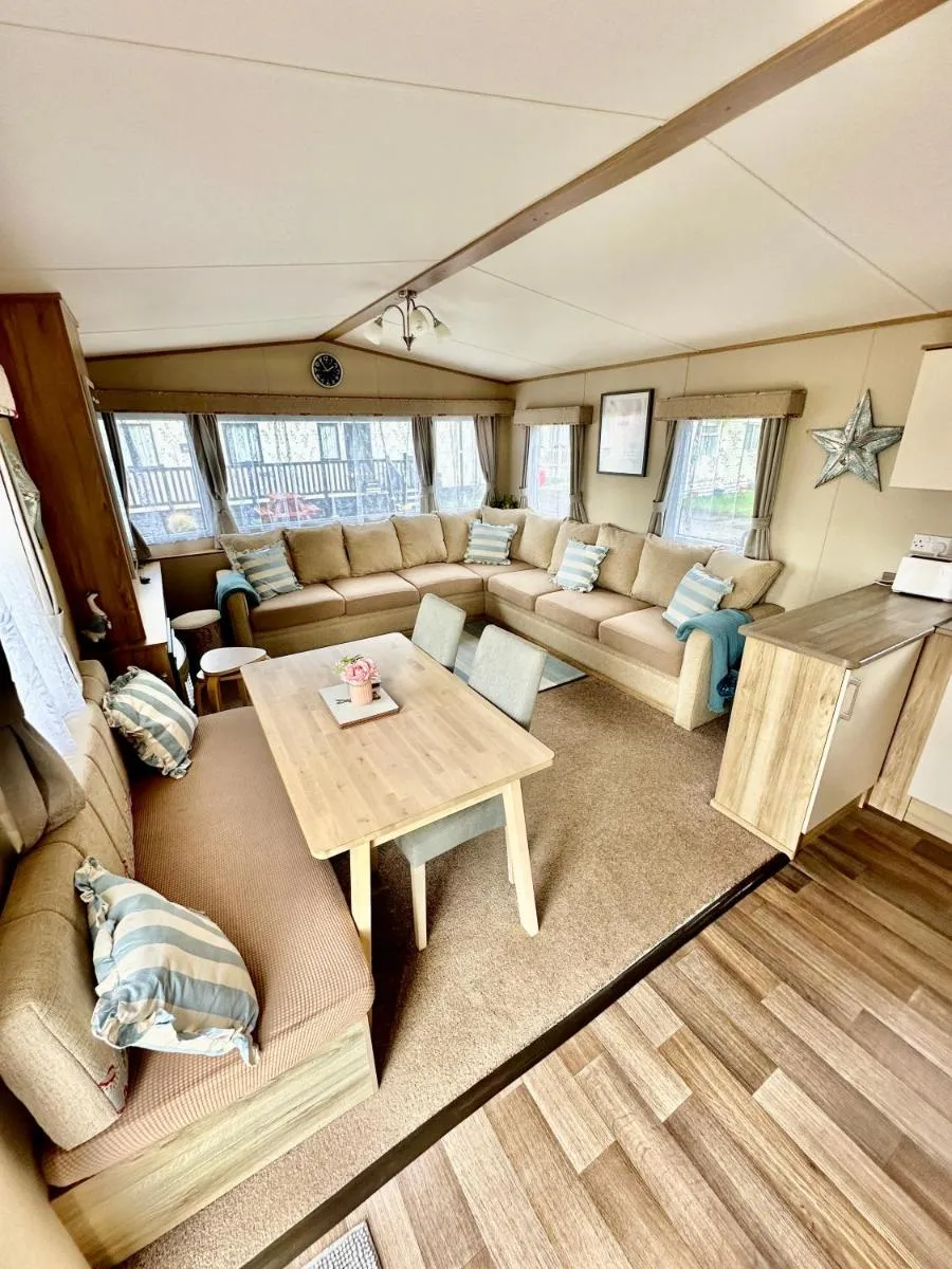 Image 4 of Coastal Getaway – Milford on Sea