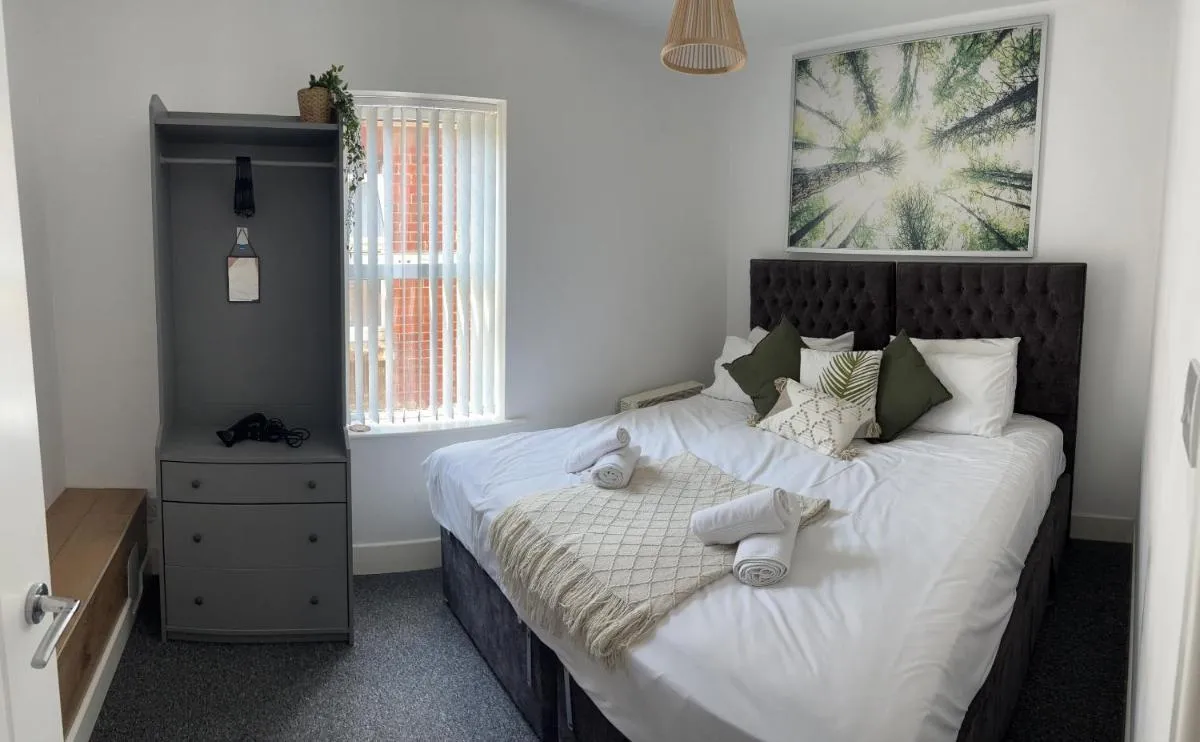 Image 5 of Cosmopolitan – large 2 bedroom apartment