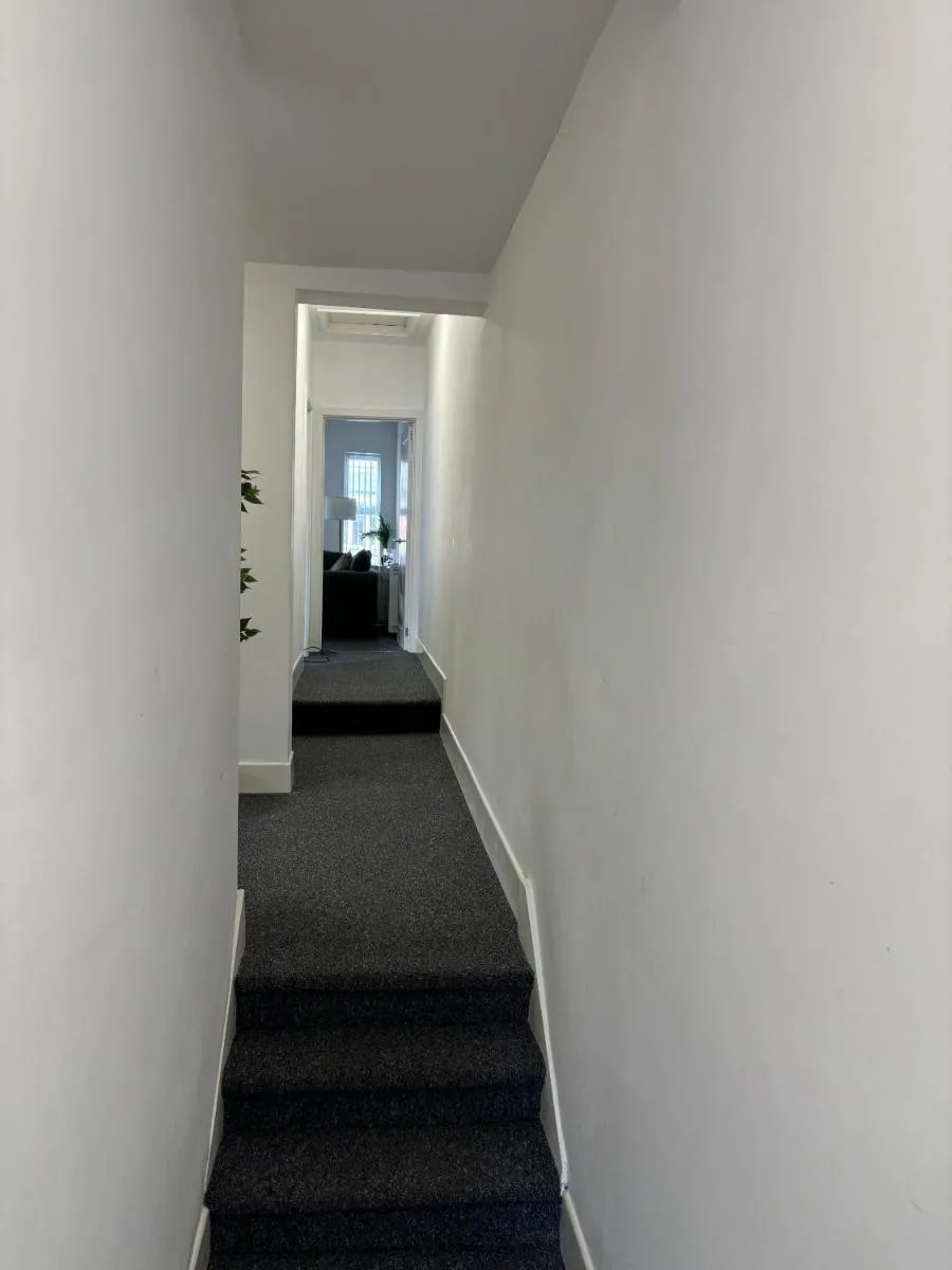 Image 4 of Cosmopolitan – large 2 bedroom apartment