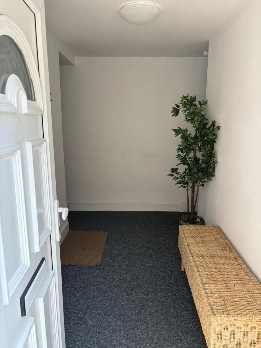 Image 6 of Cosmopolitan – large 2 bedroom apartment