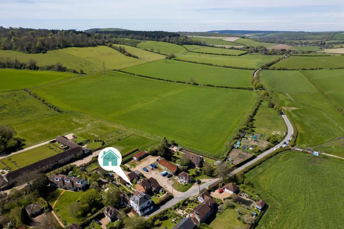 Image of Cosy Cottage in Beautiful South Downs Walk 2 Pub