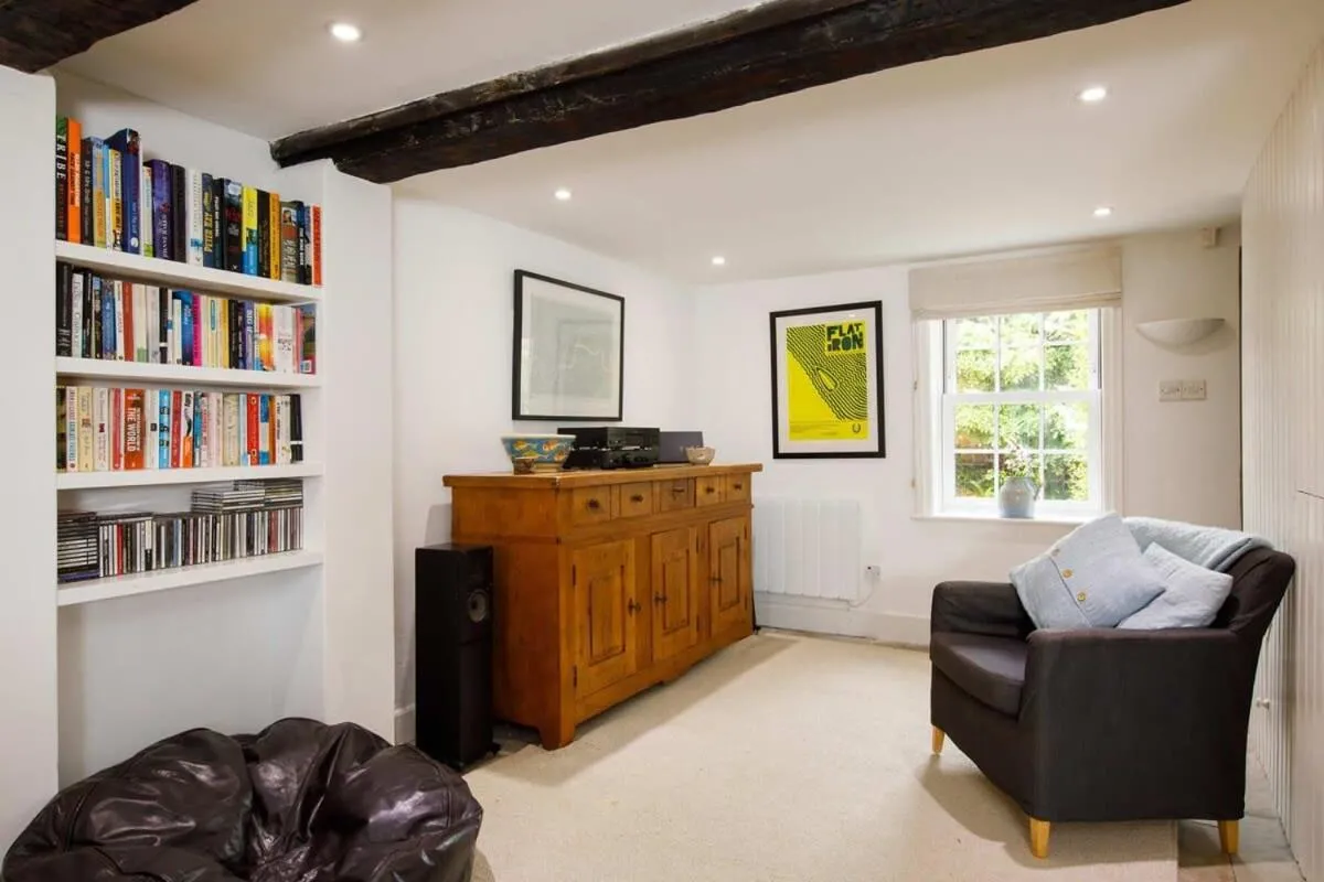 Image 1 of Country cottage in pretty village quay views