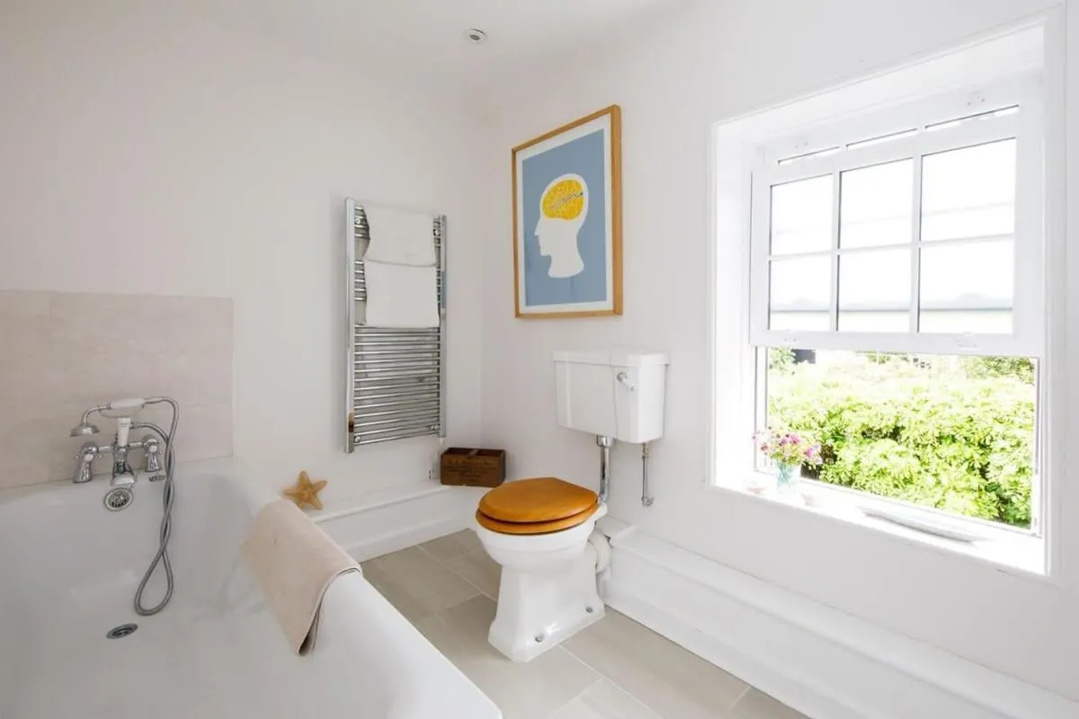 Image 2 of Country cottage in pretty village quay views