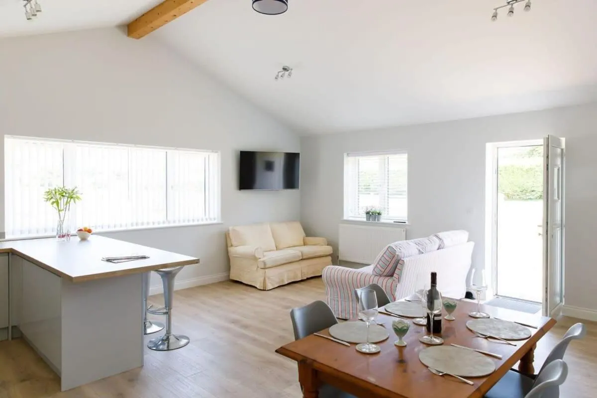 Image 4 of Countryside Bungalow for 4 Close to Beaches