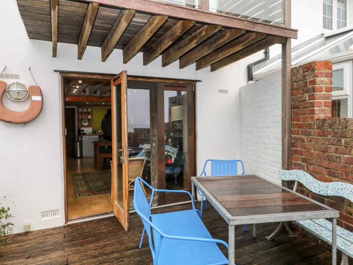 Image 3 of Cowes View Cottage