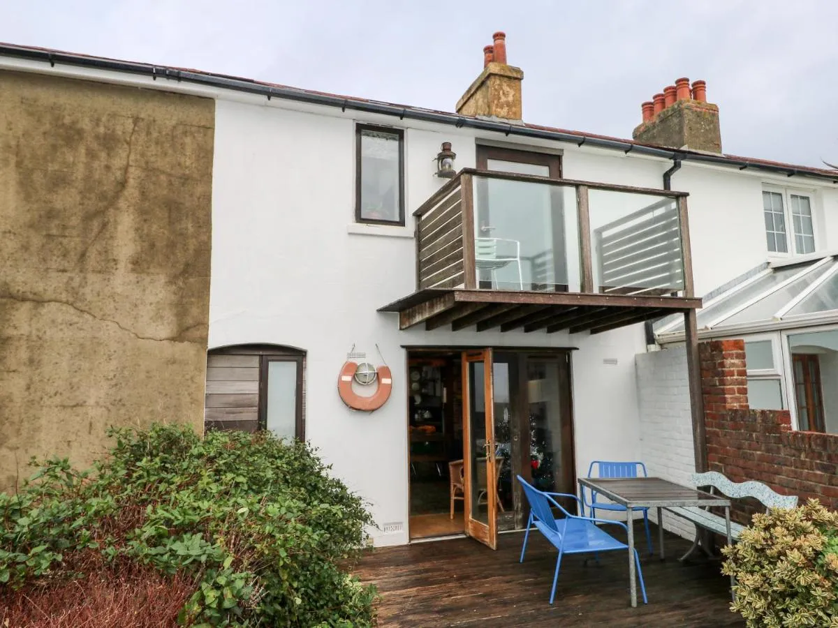 Image 4 of Cowes View Cottage
