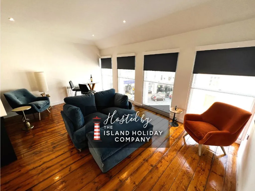 Image of Cross Street Apartment