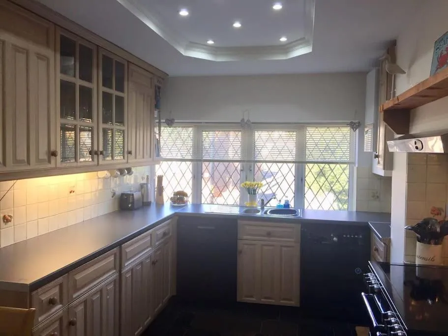 Image 5 of Crow’s Nest, Central New Forest coastal village beach apartment
