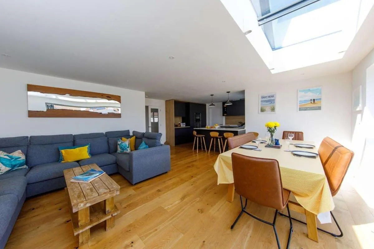 Image 2 of Delightful Seaside Hideaway 5 Mins to Beach