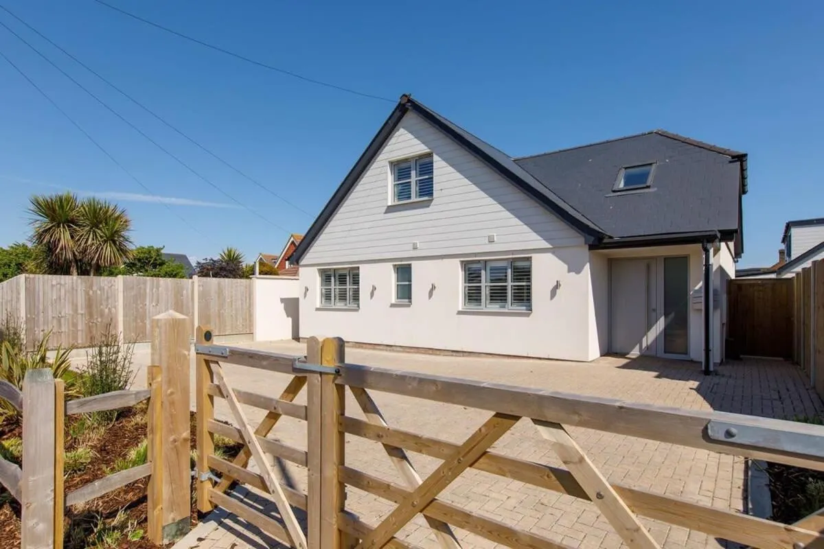 Image 6 of Delightful Seaside Hideaway 5 Mins to Beach