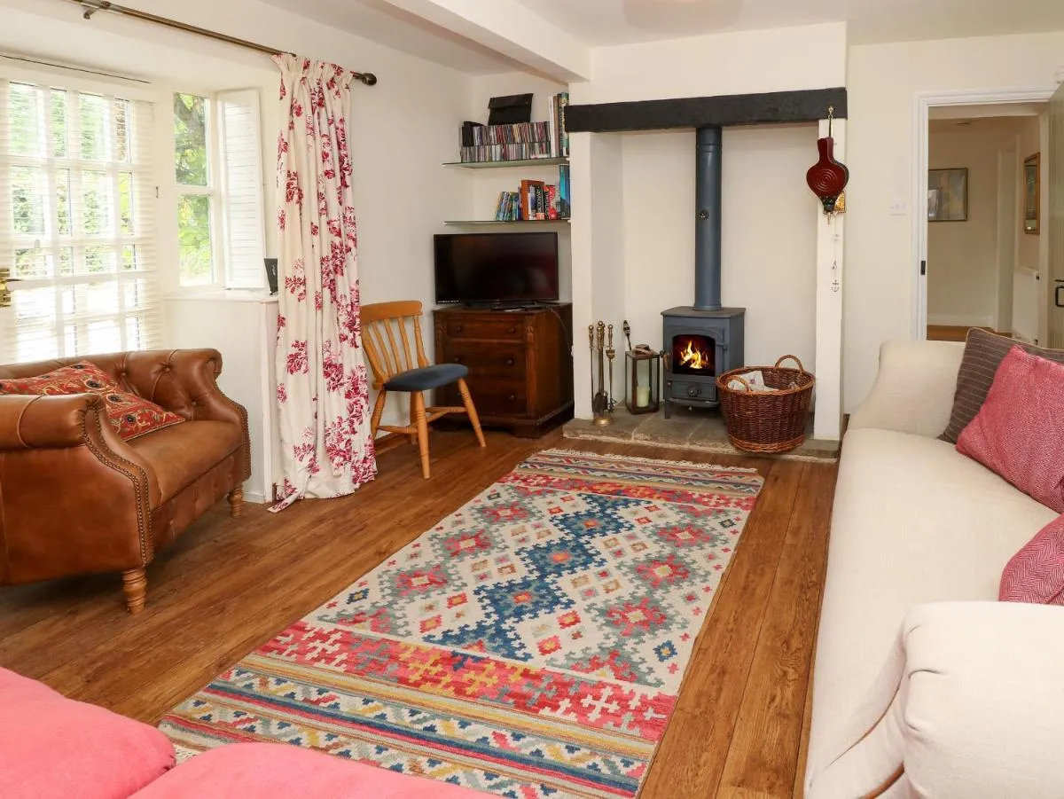 Image 4 of Frosthill Cottage